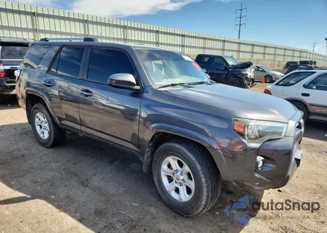 2021 Toyota 4Runner Sr5 z USA, uszkodzony, nr VIN JTEEU5JR0M5243655